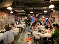 大堂-鲜入围煮花胶鸡海鲜火锅