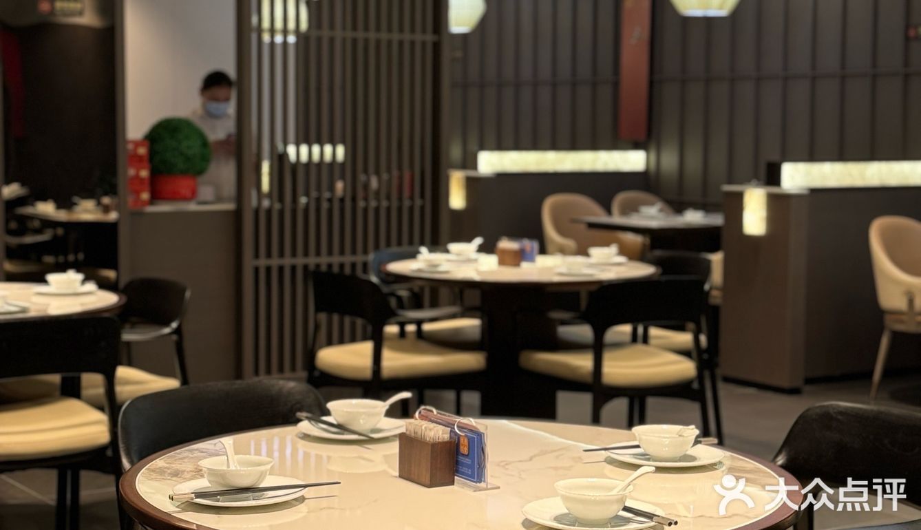 海味满桌真满足