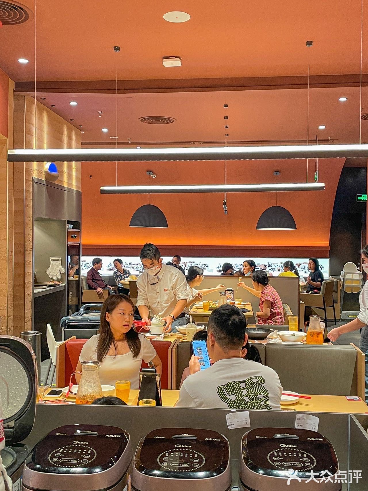 · 餐牌上80多道西北美食 人均 45
