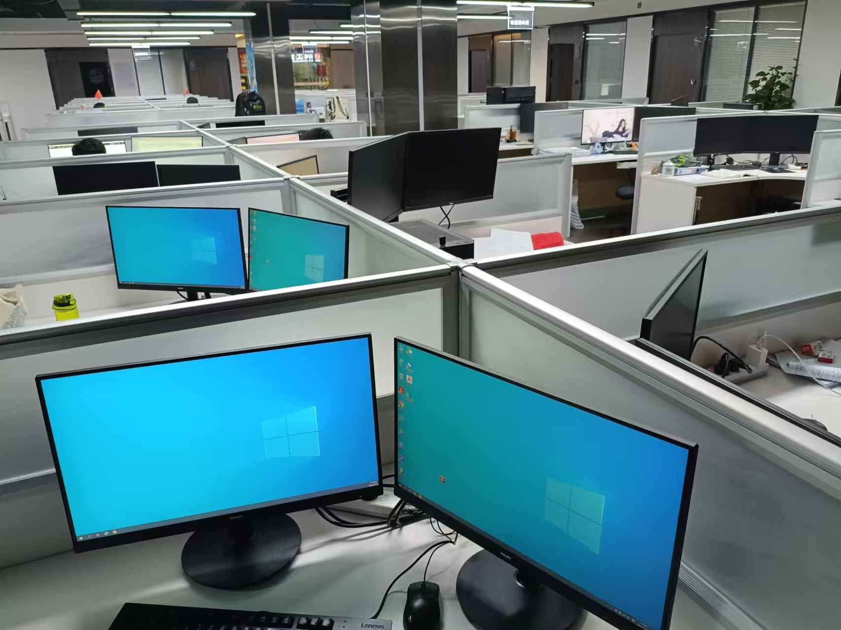 工作日常,双电脑更给力