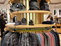 -lululemon(上海浦东IFC店)