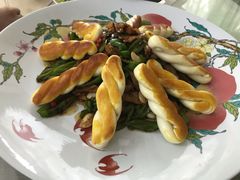 -红栌温泉山庄生态美食餐厅