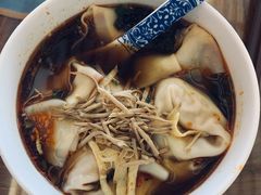 红汤辣馄饨-笑来喜馄饨小笼工坊店(湖滨街店)