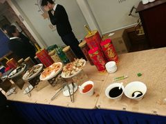 -黄浦江游览十六铺3号码头网红自助餐