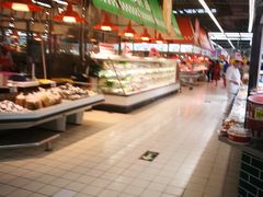 -欧尚超市苏州店停车场(金鸡湖路店)