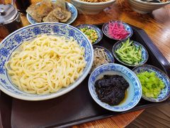 老北京炸酱面-门框胡同百年卤煮(新街口店)