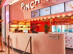 -Pinchy's Lobster & Champagne Bar