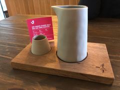 -彳亍咖啡·这里(水湾路店)