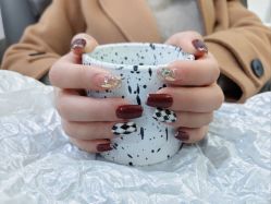 -灰姑娘美甲美睫馆