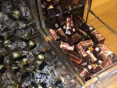 -VENCHI 闻绮(上海佛罗伦萨小镇店)