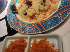 新疆手抓饭-阿里疆Alijiang·丝路美食·异域风情·清真(长楹天街店)