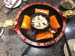 菌汤鸳鸯锅-椒香城门口重庆老火锅(宝安固戍店)