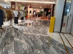 -王府井百货熙地港店
