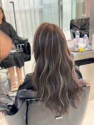 -首脑美发沙龙