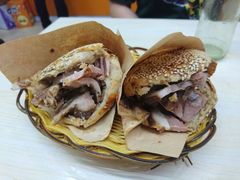 -洪峰浩老北京烧饼夹肉(角门路店)
