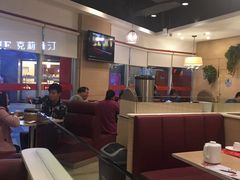 卡座-粤仔湾砂锅粥(广益哥伦布店)