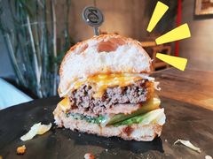 -HIGH FIVE哈福手工汉堡(桂林路店)