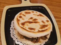 孜然肉夹馍-隆门客栈·西北小吃手工面(丰盛町商业步行街店)