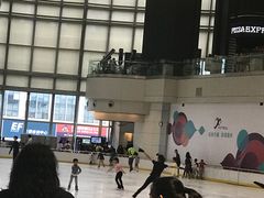 -冰纷万象滑冰场(深圳万象城店)