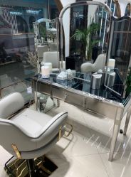 -BULB STUDIO 巴柏明星发型工作室