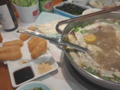 -乡土黄·鲜牛肉火锅·小龙虾(兴业街店)
