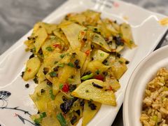 干巴菌韭菜花炒洋芋-蔼若春.传承三十年云南菜(金碧公园店)