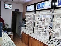 -MiRi眼镜·蔡司·星趣控·尼康控优点视觉合作店(南京东路店)