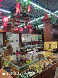 -灵彩珠宝(朗香街店)