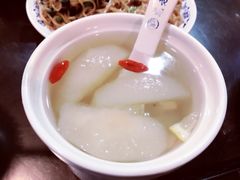 冰糖炖雪梨-龙老五汤店(站前西路店)