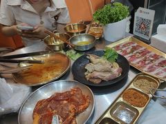-胡悦里韩式烤肉(芝罘万达广场店)