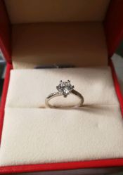 -威德钻石-克拉钻大本营(南京东路店)