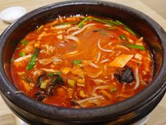 -花馬肆.云南过桥米线(汉神购物广场现场熬汤店)