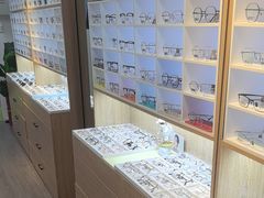 -天空之镜眼镜店蔡司依视路配镜授权零售店(望京颐堤港店)