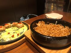石锅肉蒸面-山里亲戚(淞虹路店)