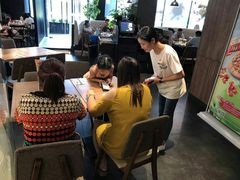 -必胜客(WOW中央公园店)