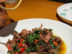 薄荷炒牛肉-一坐一忘云南菜(北京skp店)