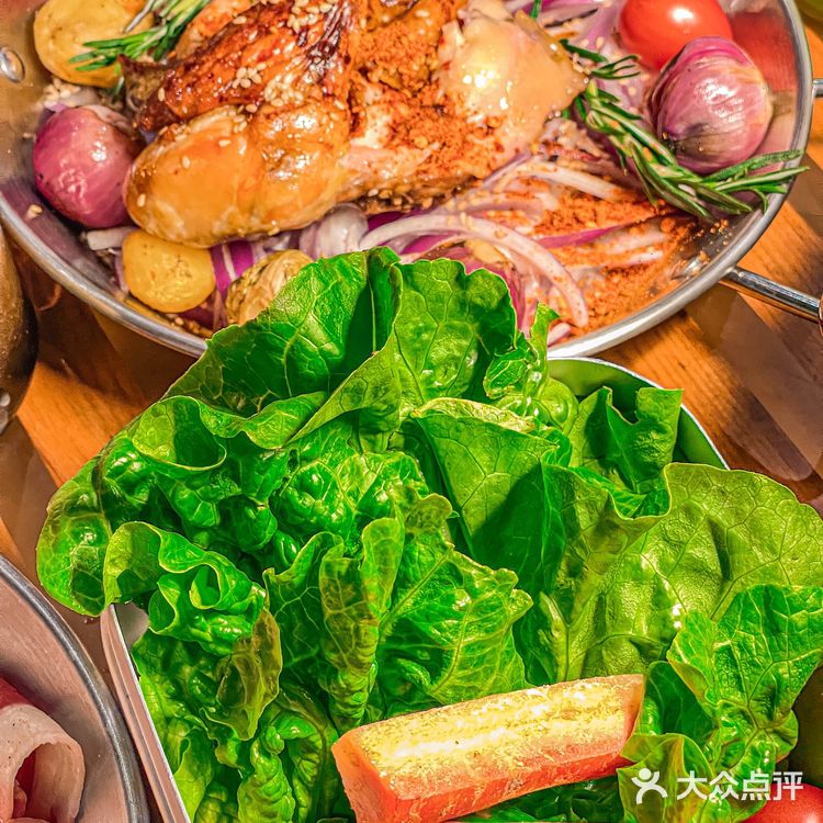 成都 | 叽叽扎扎烤肉场,明星同款露营风烤肉店!