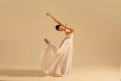 -深舞形体民族舞蹈工作室