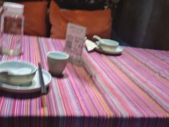 -香巴拉云南餐厅(华莱坞店)