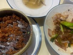 -霄汉牛三鲜湖北砂锅菜(万松园2店)