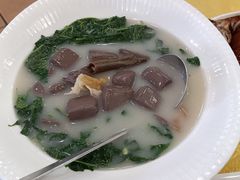 鸡红浸枸杞叶-长润·濑尿烧鹅