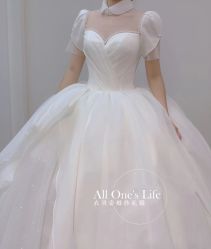 -衣贝姿婚纱礼服馆