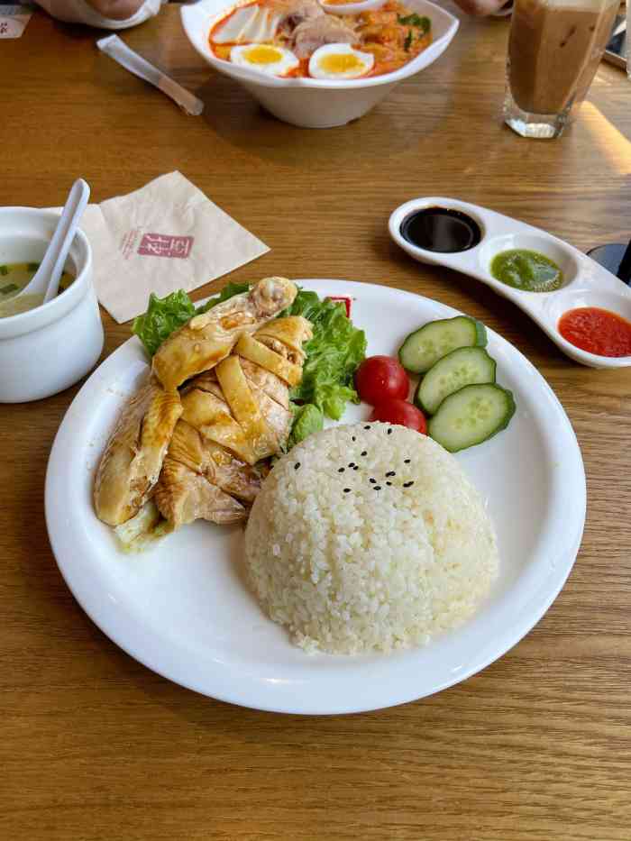 亚坤·新加坡餐厅(梅地亚店)-"梅地亚新开的一家店来拔草,亚坤据说是