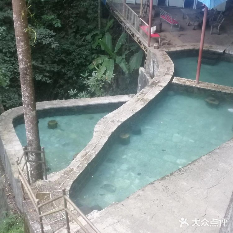 腾冲樱花谷森林温泉