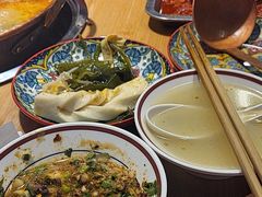 -洱火云南酸菜牛肉火锅(石景山当代商城店)