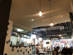 大堂-HELLO 27 意面·沙拉·帕尼尼