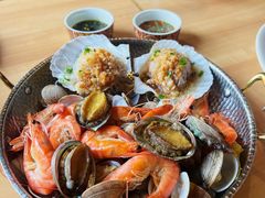 蒸海鲜拼盘-日进一片海.生腌海鲜火锅.宵夜烧烤(三里屯总店)