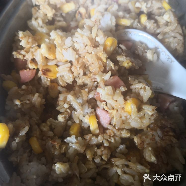 厨房大作战日常菜谱之火腿肠玉米粒炒饭