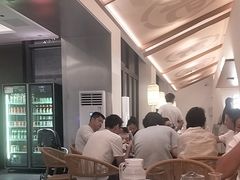 -肥肥虾庄·金牌油焖大虾(汉口城市广场店)