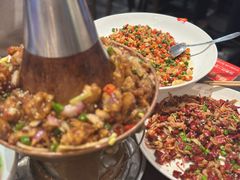 -川流不息·地道川菜·小龙虾(松东路店)